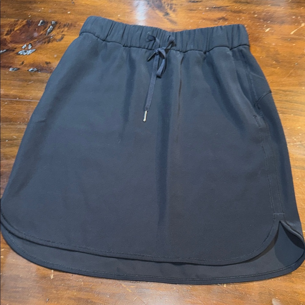 NWOT LULULEMON ON THE FLY SKIRT *21"🖤